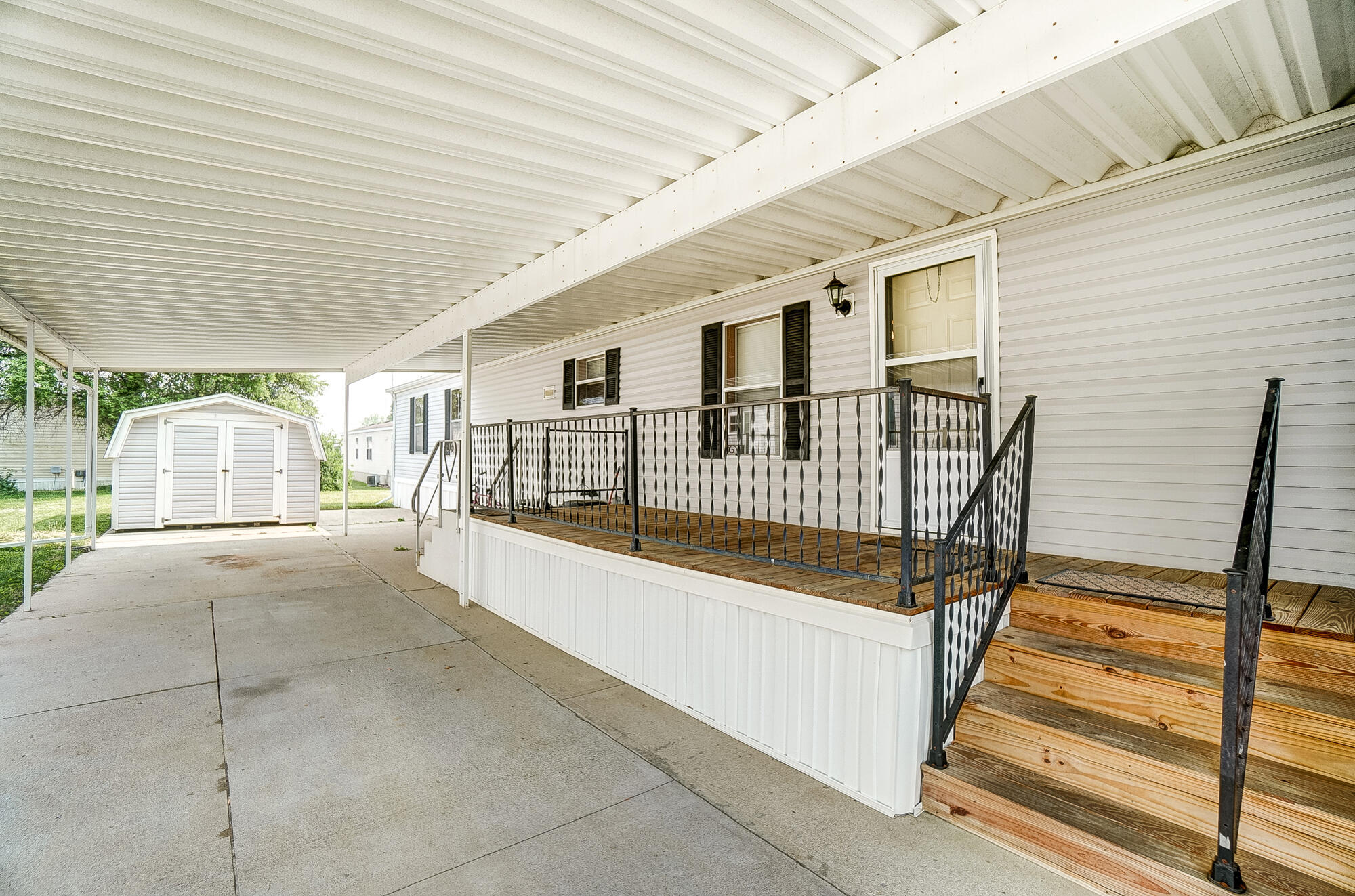 41 Cherry Lane Springfield, OH 45504 - Photo 2 of 33