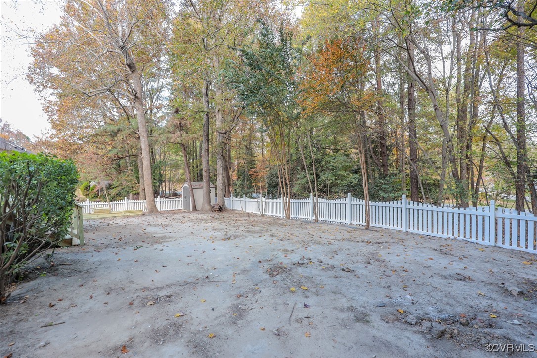 14900 Sandstone Ridge Court Midlothian, VA 23112 - Photo 50 of 50 a view of a yard with large trees