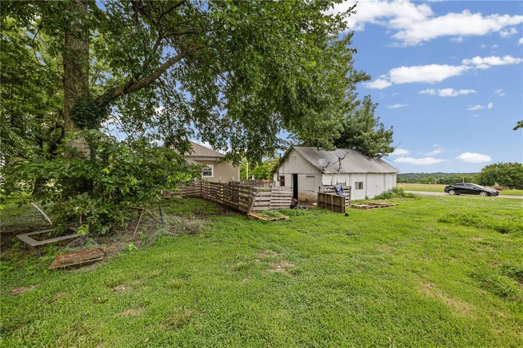 32473 Northeast Norton Road Garnett, KS 66032 - Photo 31 of 44