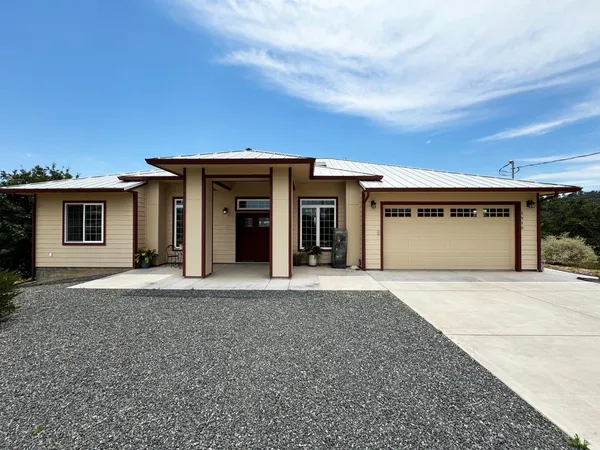 $989,000 | 1910 Foothill Drive, Redwood Valley, CA 95470