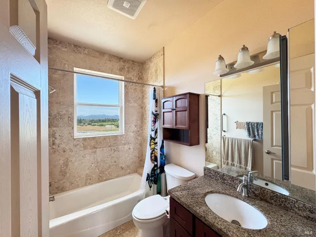 $1,080,975 | 1910 Foothill Drive, Redwood Valley, CA 95470