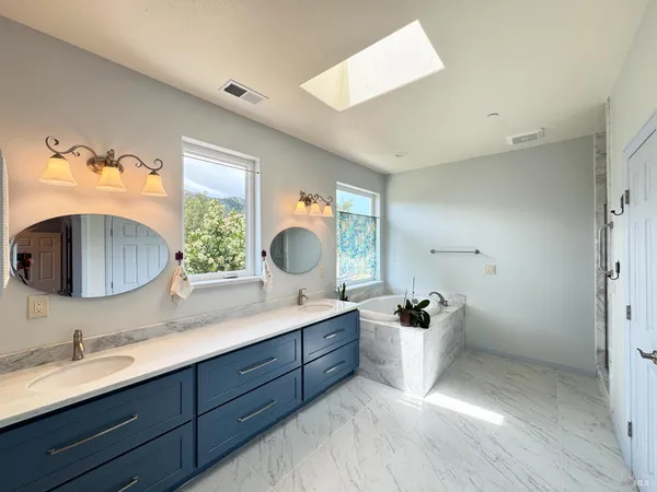 $989,000 | 1910 Foothill Drive, Redwood Valley, CA 95470