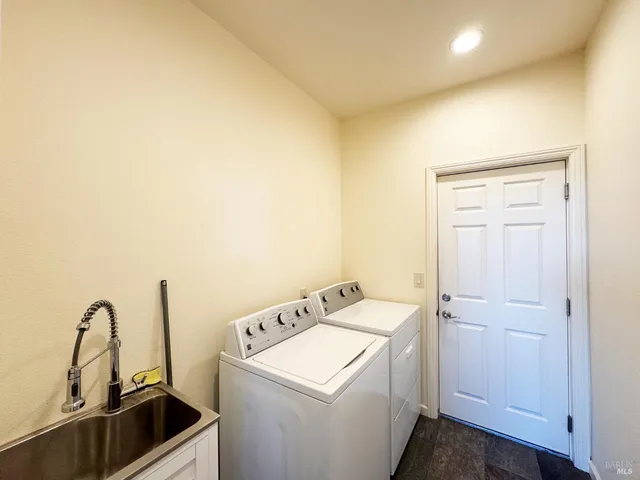 $1,080,975 | 1910 Foothill Drive, Redwood Valley, CA 95470