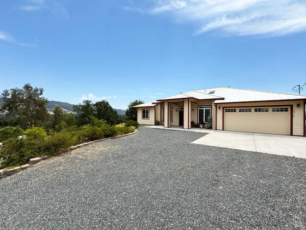 $989,000 | 1910 Foothill Drive, Redwood Valley, CA 95470