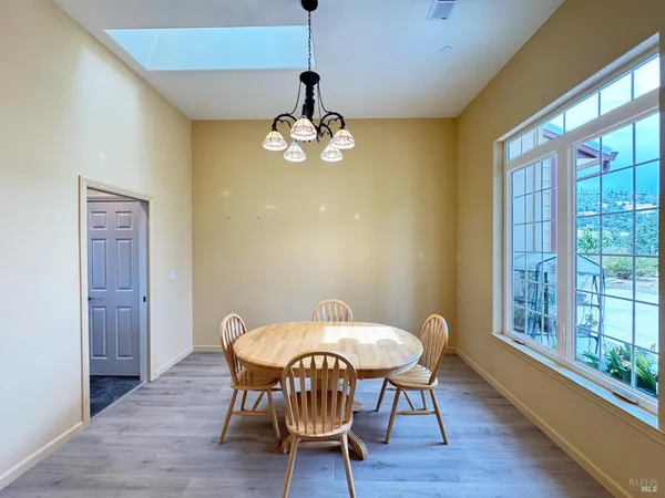 $989,000 | 1910 Foothill Drive, Redwood Valley, CA 95470