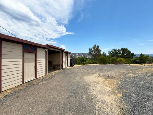 $989,000 | 1910 Foothill Drive, Redwood Valley, CA 95470