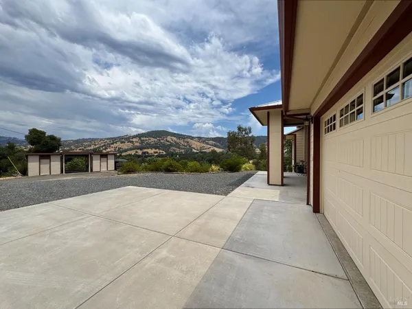 $989,000 | 1910 Foothill Drive, Redwood Valley, CA 95470