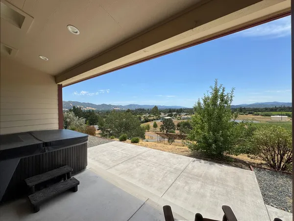 $989,000 | 1910 Foothill Drive, Redwood Valley, CA 95470