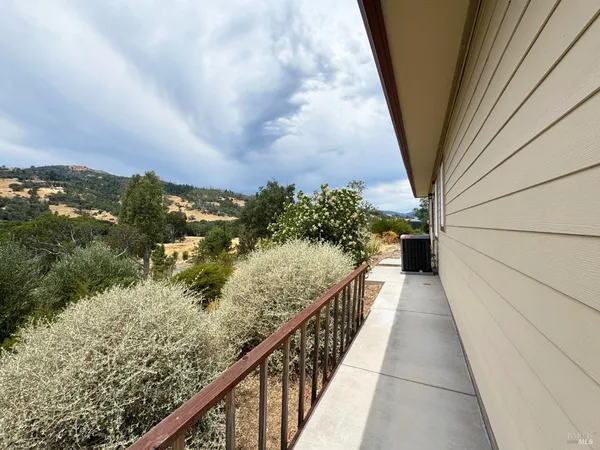 $989,000 | 1910 Foothill Drive, Redwood Valley, CA 95470