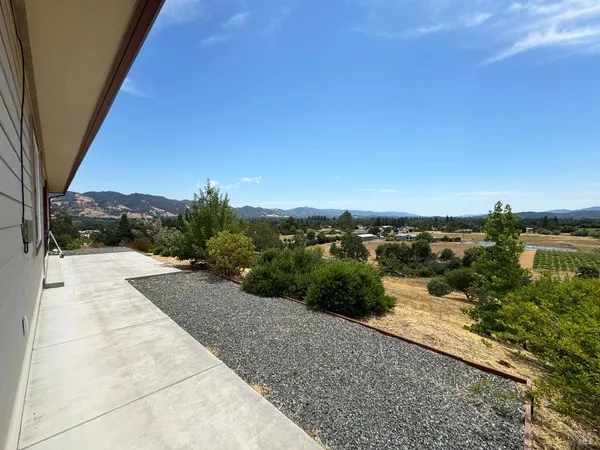 $989,000 | 1910 Foothill Drive, Redwood Valley, CA 95470