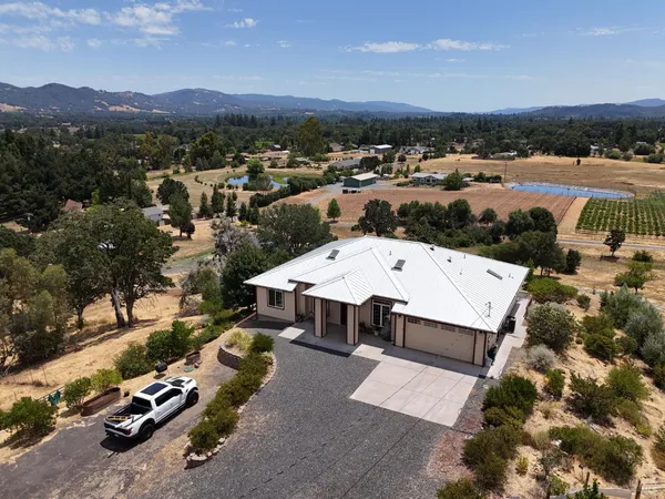 $989,000 | 1910 Foothill Drive, Redwood Valley, CA 95470