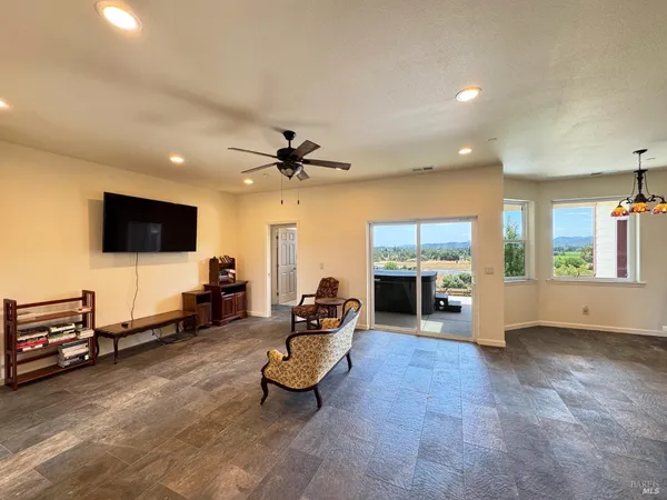 $989,000 | 1910 Foothill Drive, Redwood Valley, CA 95470