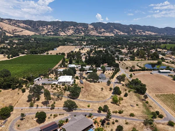 $989,000 | 1910 Foothill Drive, Redwood Valley, CA 95470