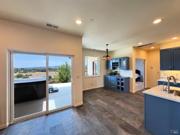 $989,000 | 1910 Foothill Drive, Redwood Valley, CA 95470