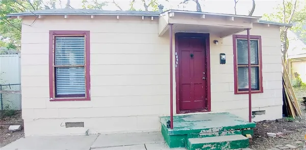 $1,695 | 4902 Caswell Avenue, Unit B, Austin, TX 78751