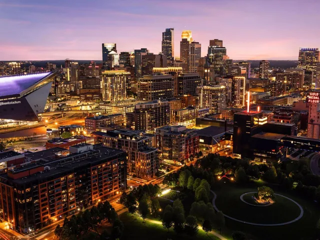 $3,895,000 | 1111 West River Parkway, Unit 33A, Minneapolis, MN 55415