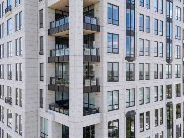 $3,895,000 | 1111 West River Parkway, Unit 33A, Minneapolis, MN 55415