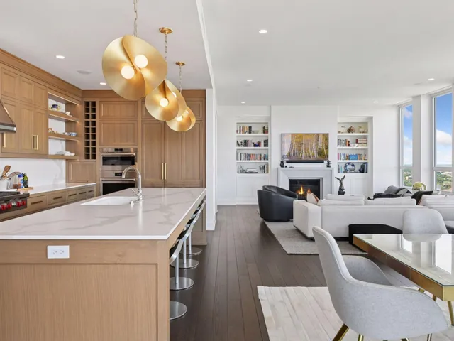 $3,895,000 | 1111 West River Parkway, Unit 33A, Minneapolis, MN 55415