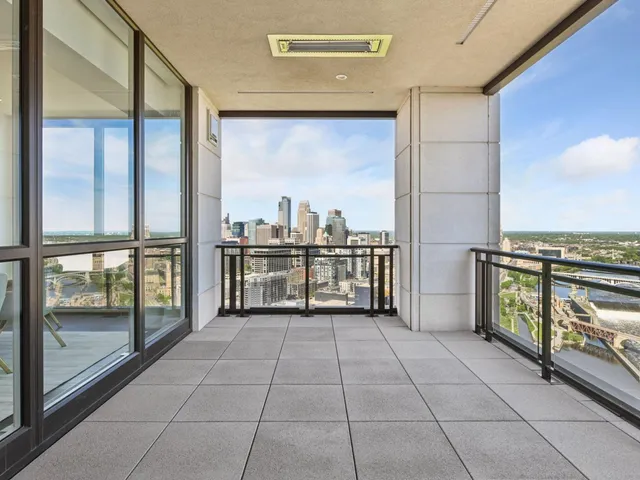 $3,895,000 | 1111 West River Parkway, Unit 33A, Minneapolis, MN 55415