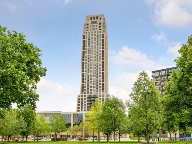 $3,895,000 | 1111 West River Parkway, Unit 33A, Minneapolis, MN 55415