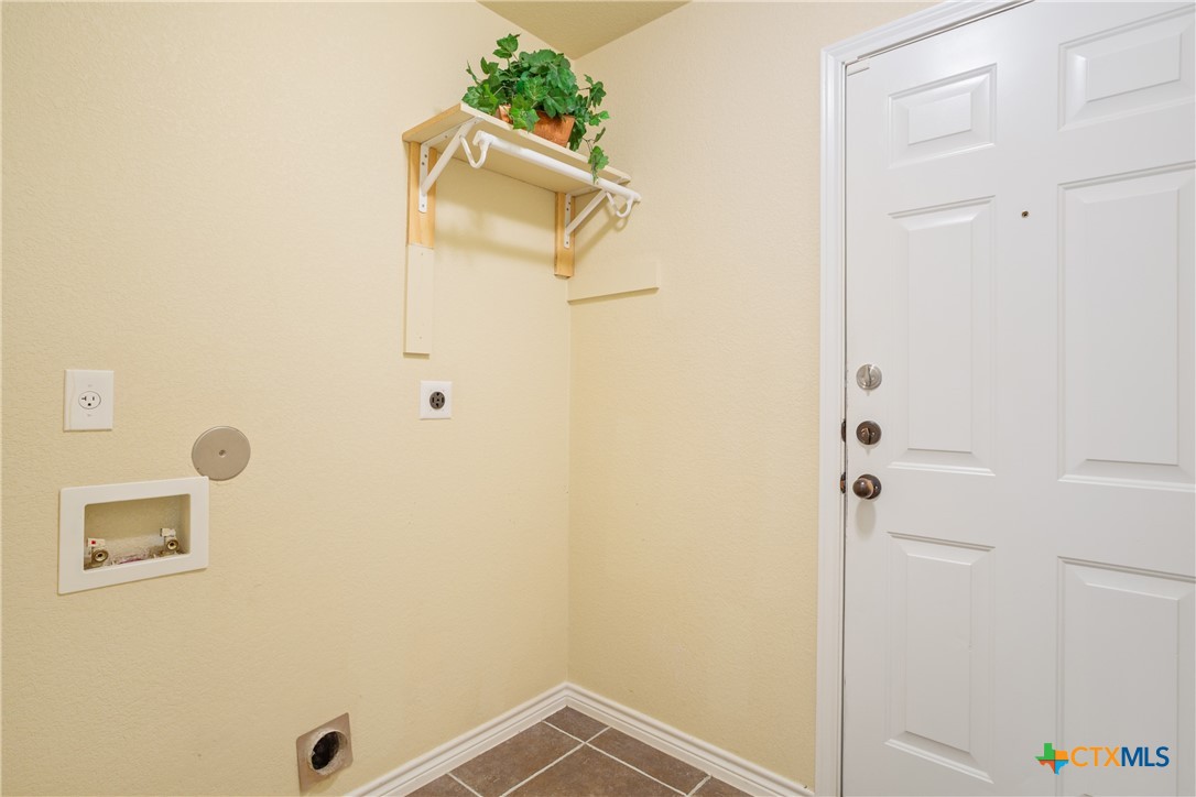 6207 Sulfur Spring Drive Killeen, TX 76542 - Photo 22 of 27 Spacious Laundry Room
