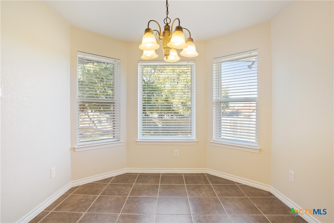 6207 Sulfur Spring Drive Killeen, TX 76542 - Photo 8 of 27 Dining area