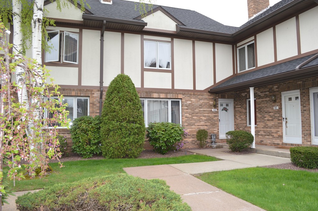 8 Castle Hills Road, Unit D Agawam, MA 01001 - Photo 1 of 30 Gallery Image 1