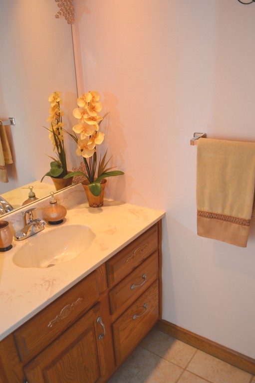 8 Castle Hills Road, Unit D Agawam, MA 01001 - Photo 12 of 30 Gallery Image 12