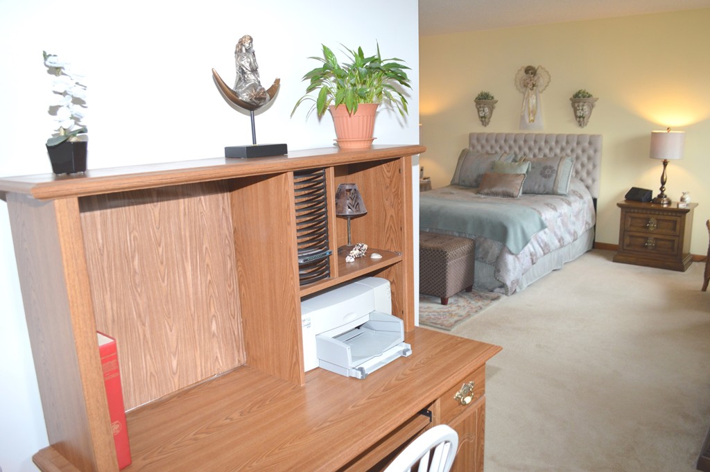 8 Castle Hills Road, Unit D Agawam, MA 01001 - Photo 17 of 30 Gallery Image 17