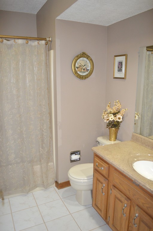 8 Castle Hills Road, Unit D Agawam, MA 01001 - Photo 20 of 30 Gallery Image 20