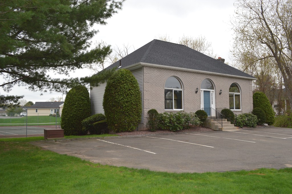 8 Castle Hills Road, Unit D Agawam, MA 01001 - Photo 29 of 30 Gallery Image 29
