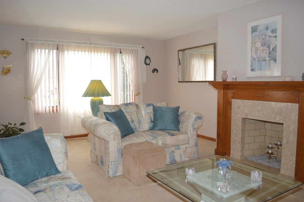 8 Castle Hills Road, Unit D Agawam, MA 01001 - Photo 5 of 30 Gallery Image 5
