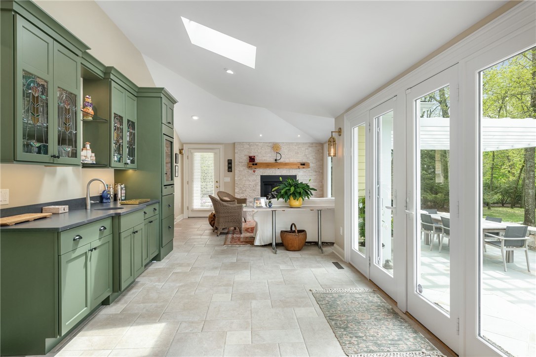 180 Ten Rod Road North Kingstown, RI 02852 - Photo 12 of 50 Wet Bar