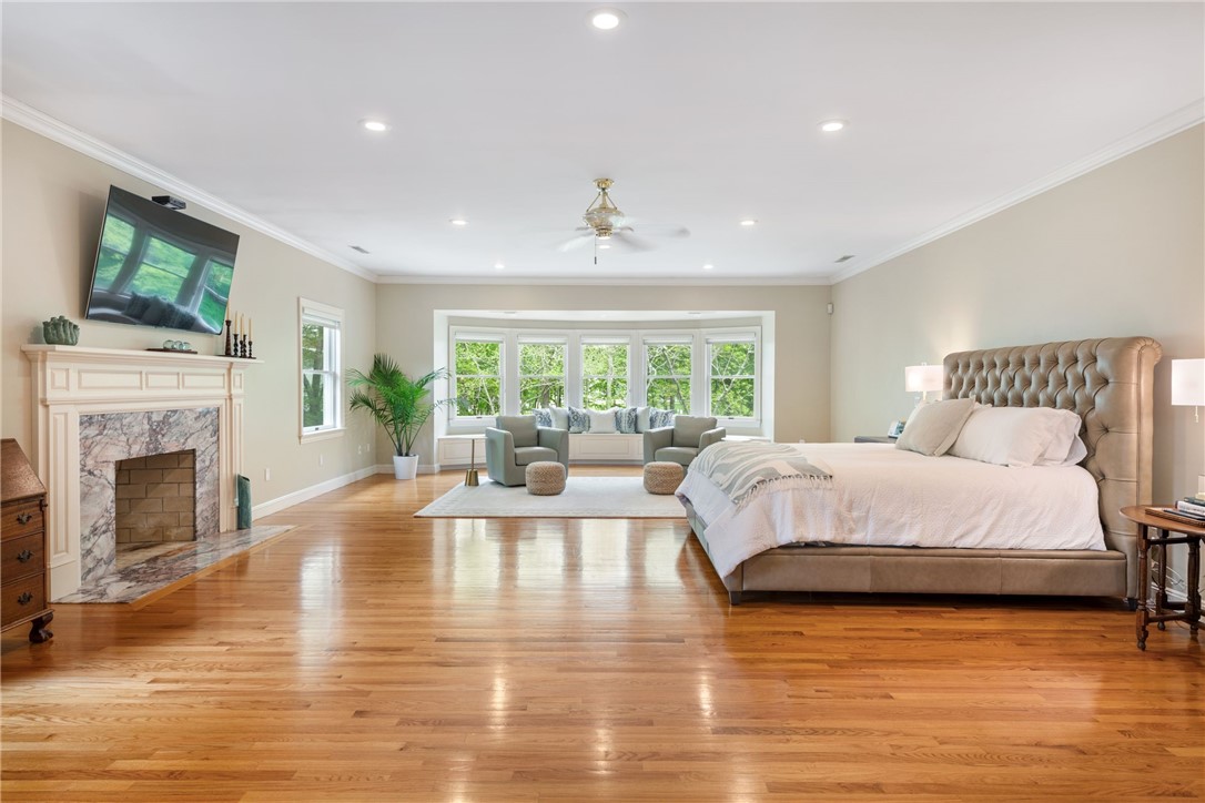 180 Ten Rod Road North Kingstown, RI 02852 - Photo 31 of 50 2nd Floor Bedroom Suite