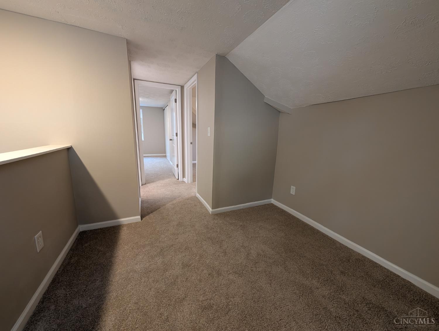 1127 West North Bend Road Cincinnati, OH 45224 - Photo 20 of 23