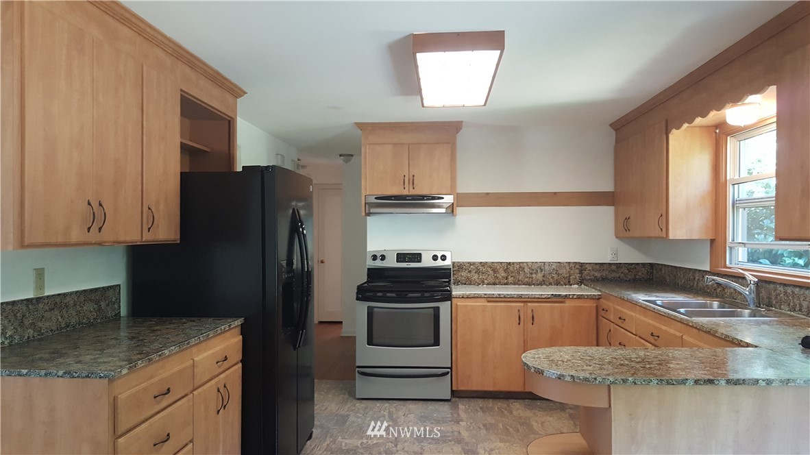 3402 Crystal Springs Road West University Place, WA 98466 - Photo 5 of 11 Gallery Image 5