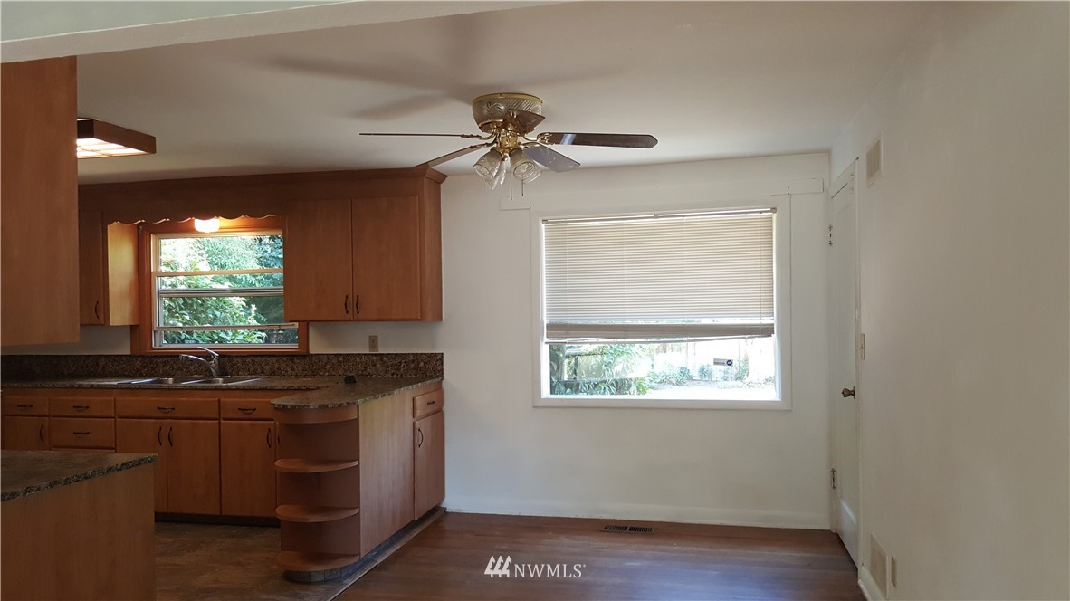 3402 Crystal Springs Road West University Place, WA 98466 - Photo 6 of 11 Gallery Image 6