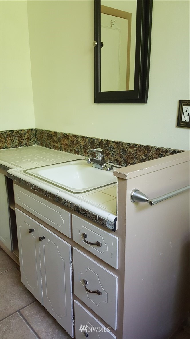 3402 Crystal Springs Road West University Place, WA 98466 - Photo 8 of 11 Gallery Image 8