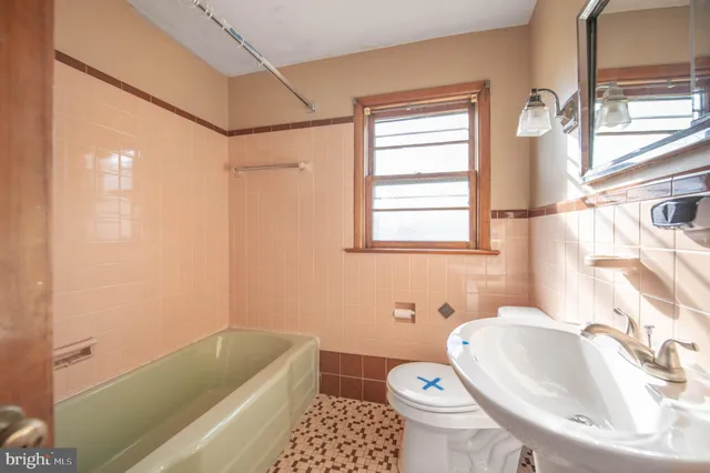 $359,900 | 2724 Beech Street, Hatfield, PA 19440