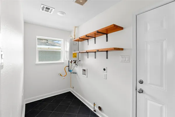 $2,500 | 5515 Warm Springs Road, Houston, TX 77035