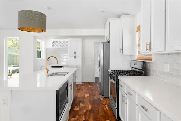 $2,500 | 5515 Warm Springs Road, Houston, TX 77035