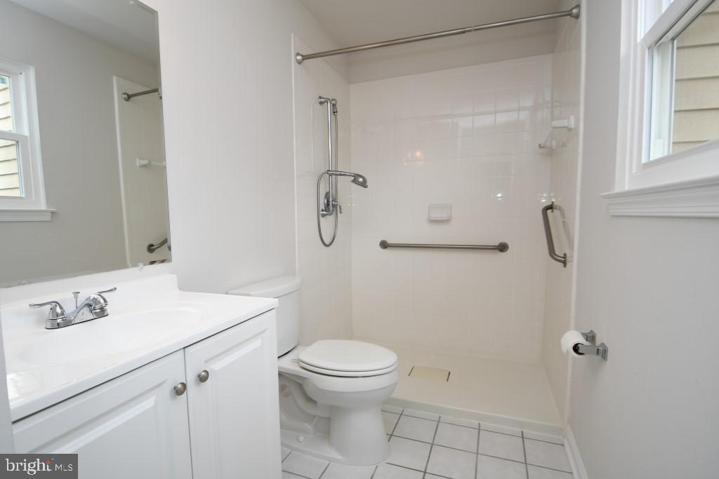 10299 Abbott Road Manassas, VA 20110 - Photo 10 of 22 Master Bath