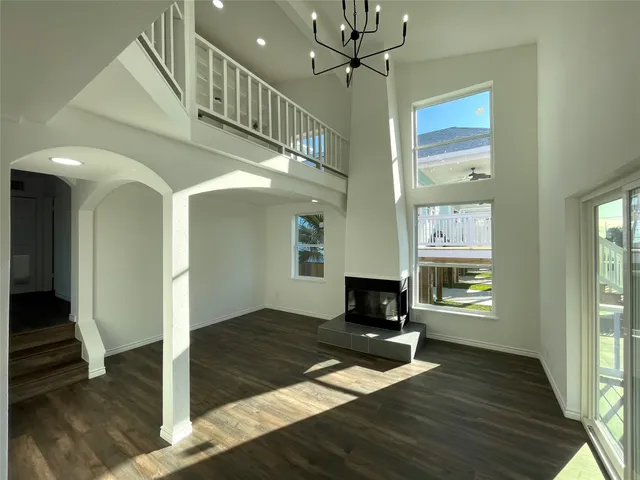 $1,950 | 1031 15th Street, Dickinson, TX 77539