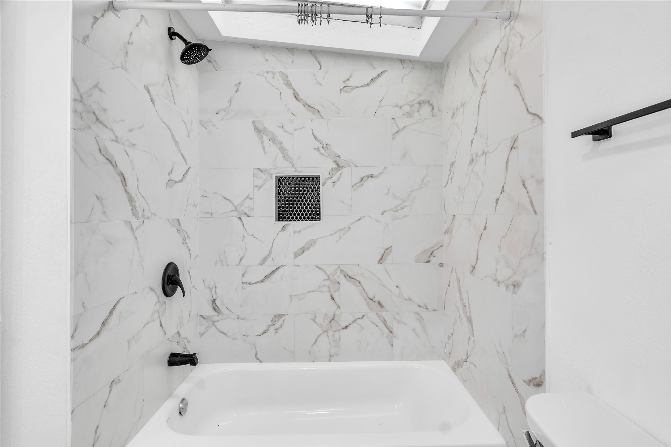 1031 15th Street Dickinson, TX 77539 - Photo 21 of 50 Full bath on the first floor