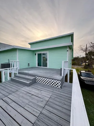 $1,950 | 1031 15th Street, Dickinson, TX 77539