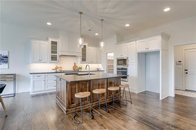 $899,990 | 22060 West 114th Street, Olathe, KS 66061