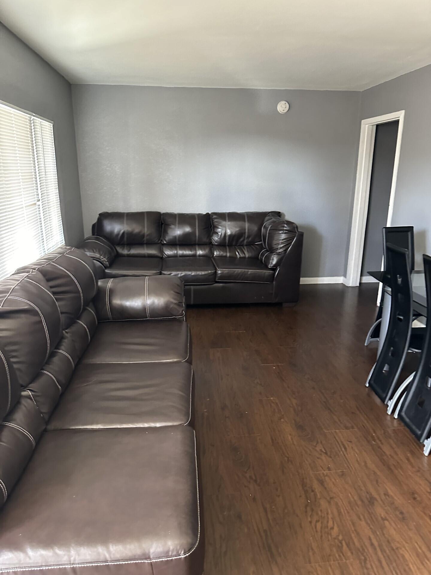 8 Hemlock Circle Chattanooga, TN 37419 - Photo 2 of 11 Great Room