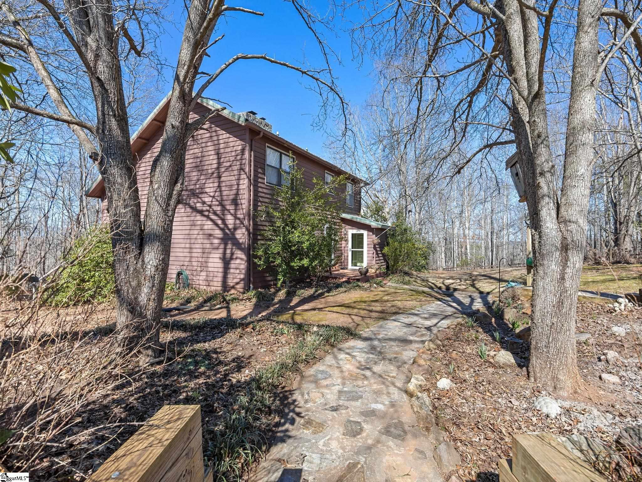 405 Loop Road Campobello, SC 29322 - Photo 22 of 49