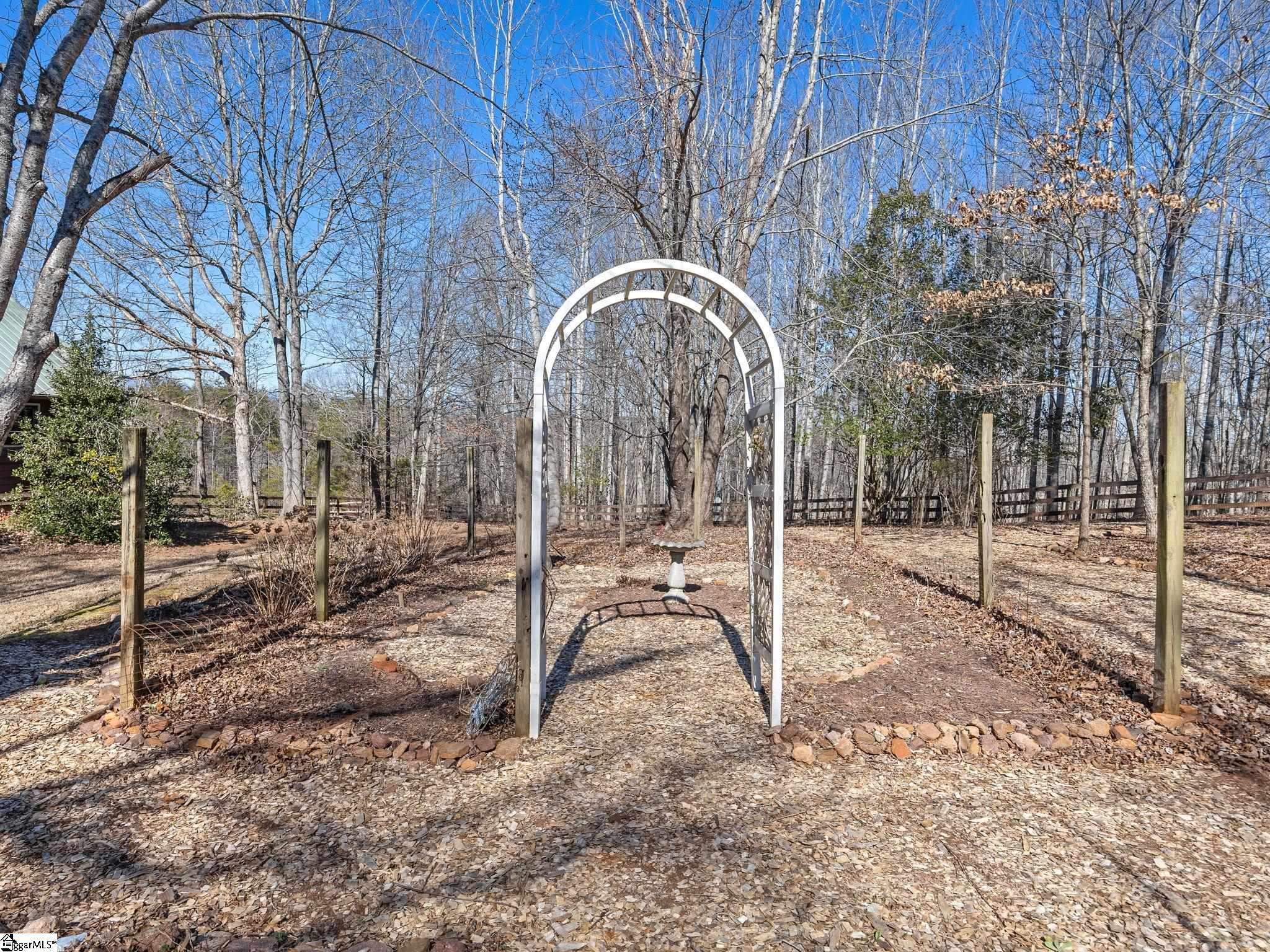 405 Loop Road Campobello, SC 29322 - Photo 23 of 49