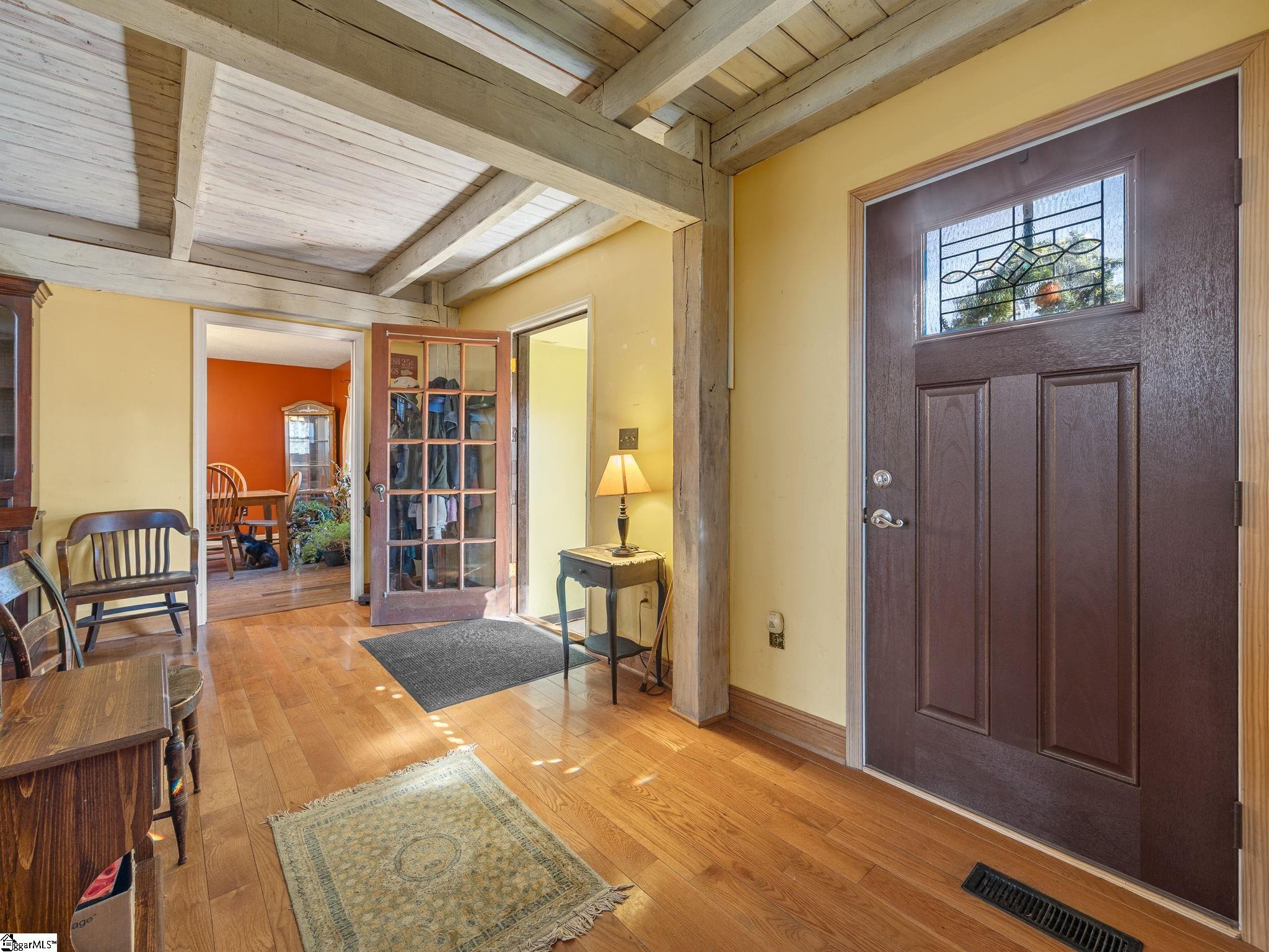 405 Loop Road Campobello, SC 29322 - Photo 9 of 49